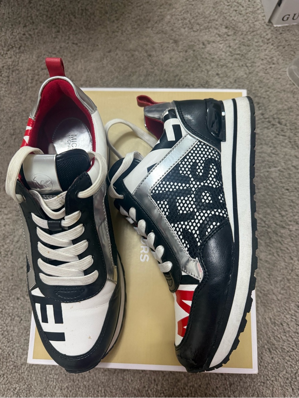 Womens Michael Kors Black, White & Red Low-Top Logo Sneakers shoes Sz 7